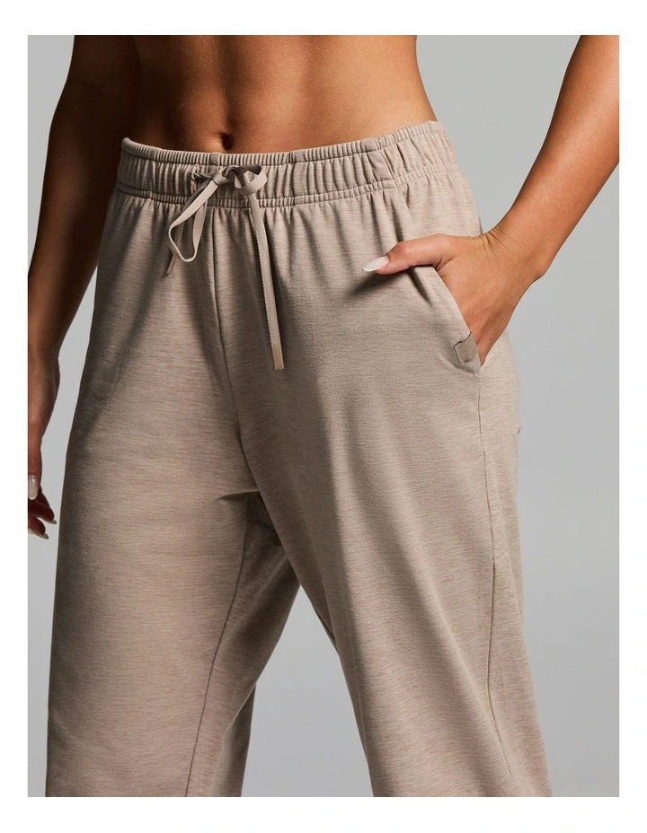 Balance Joggers Latte Marle image 4