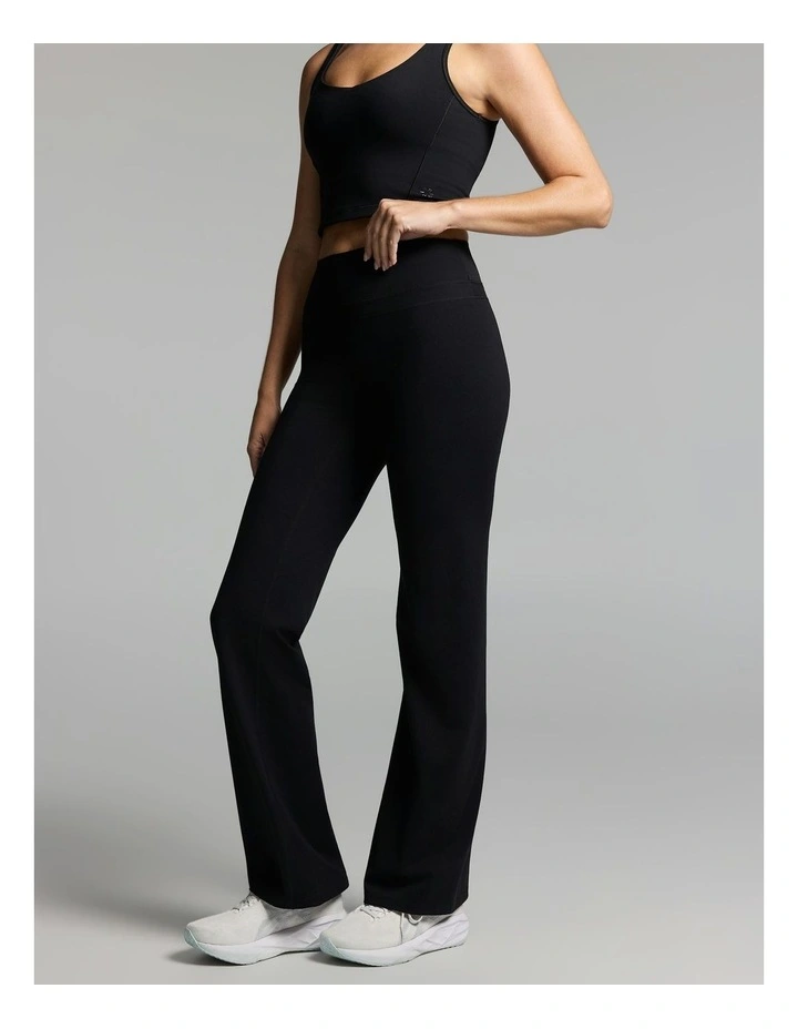 No Front Seam Scrunch Bum Flared Tights Black image 3
