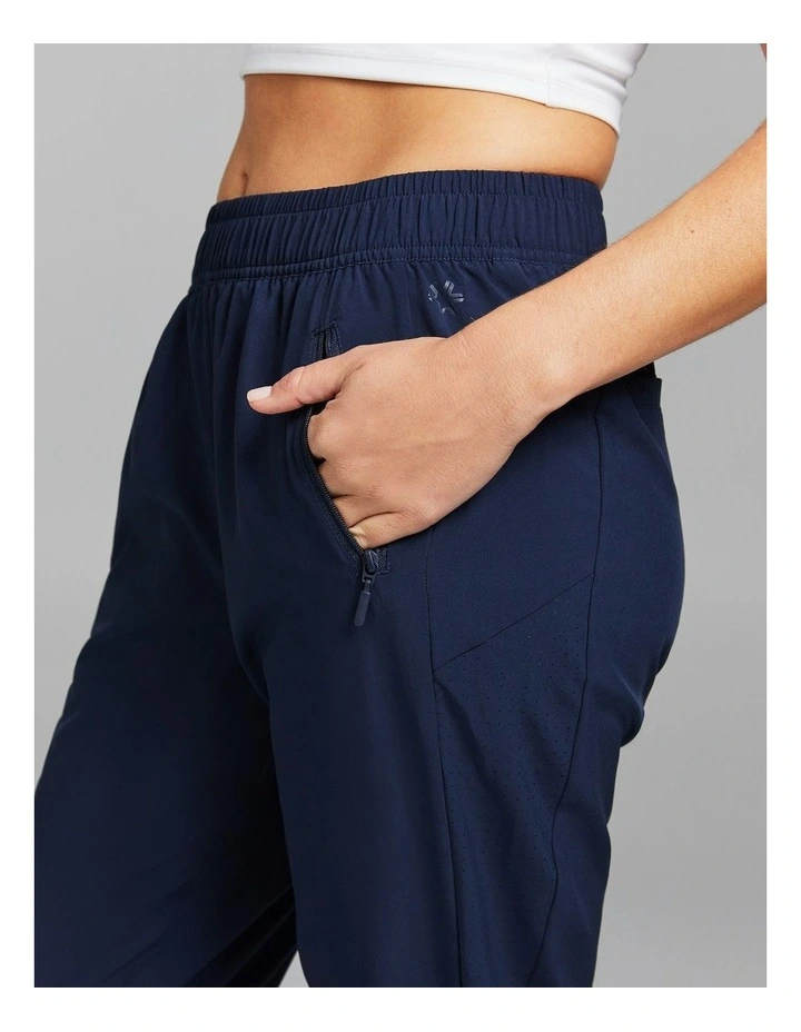 On Duty 3/4 Pants Deep Sea image 4