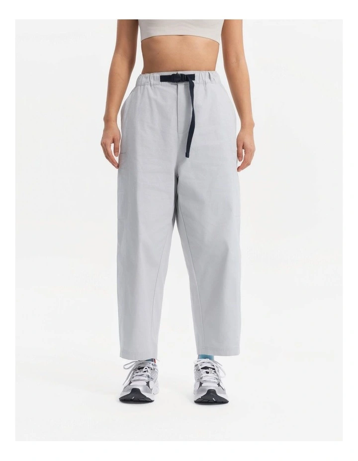 Sportswear CN 7/8 Woven Pant in Pebble Grey image 2