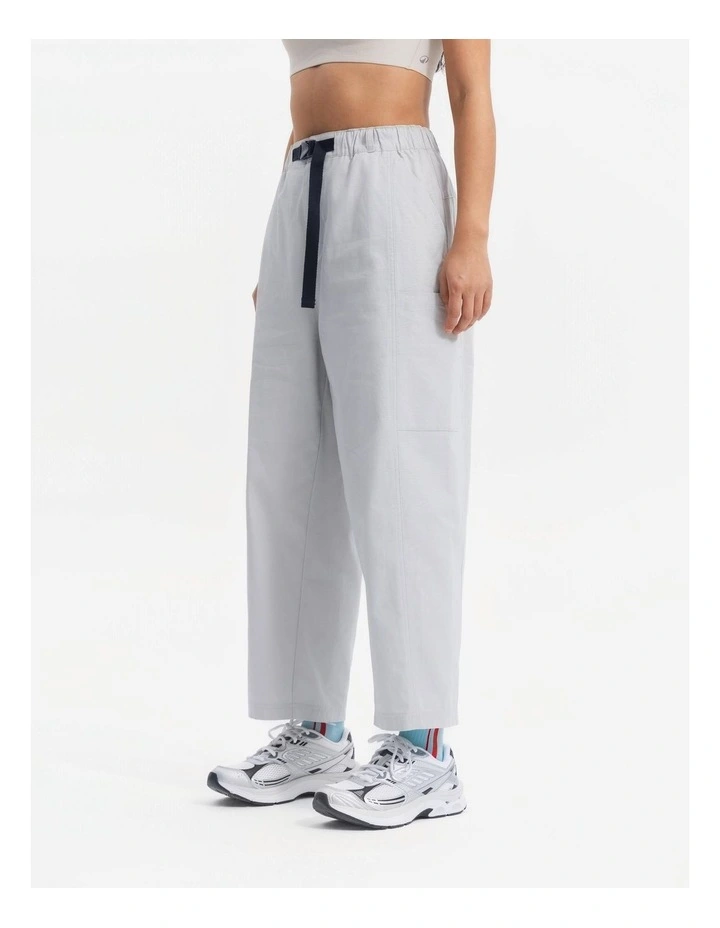 Sportswear CN 7/8 Woven Pant in Pebble Grey image 3