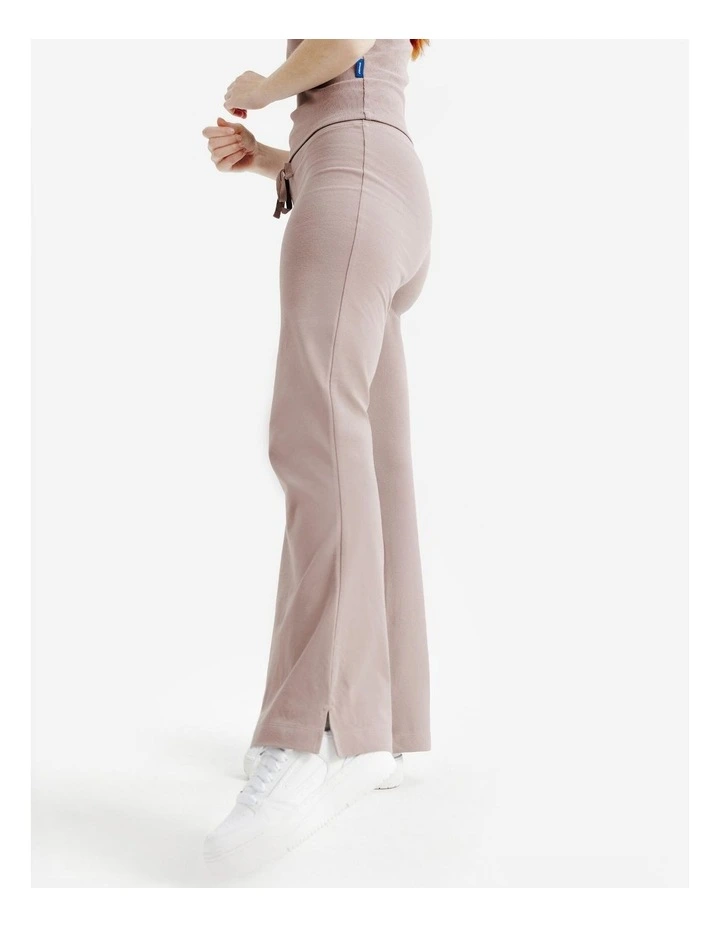 Women's Elementals Leggings in Old Pink image 5