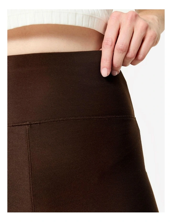 Women's Fitness Straight-Leg Leggings in Brown image 5