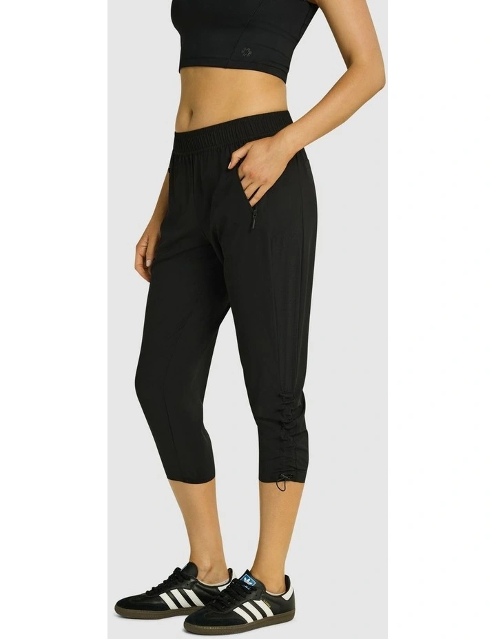 On Duty 3/4 Pants Black image 3