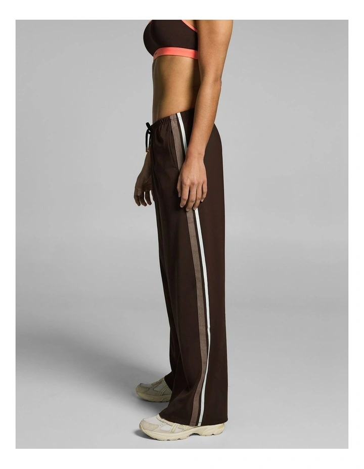 Straight Leg Active Mid Rise Trackpants Espresso image 3