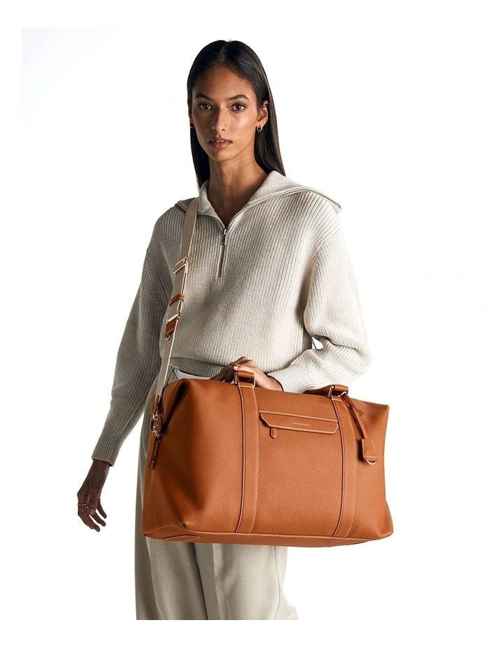 The Leather Duffle Bag in Pecan Brown image 2