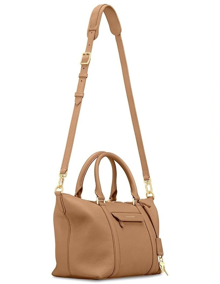 The Small Leather Weekender Bag in Sandstone Brown image 7