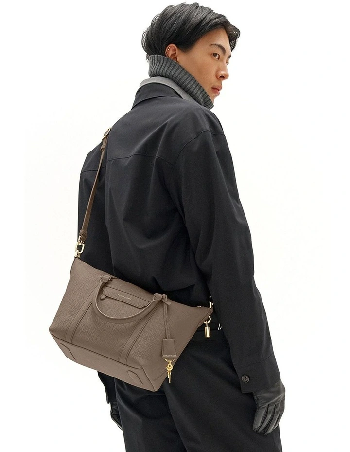 The Small Leather Weekender Bag in Cashmere Clay image 3