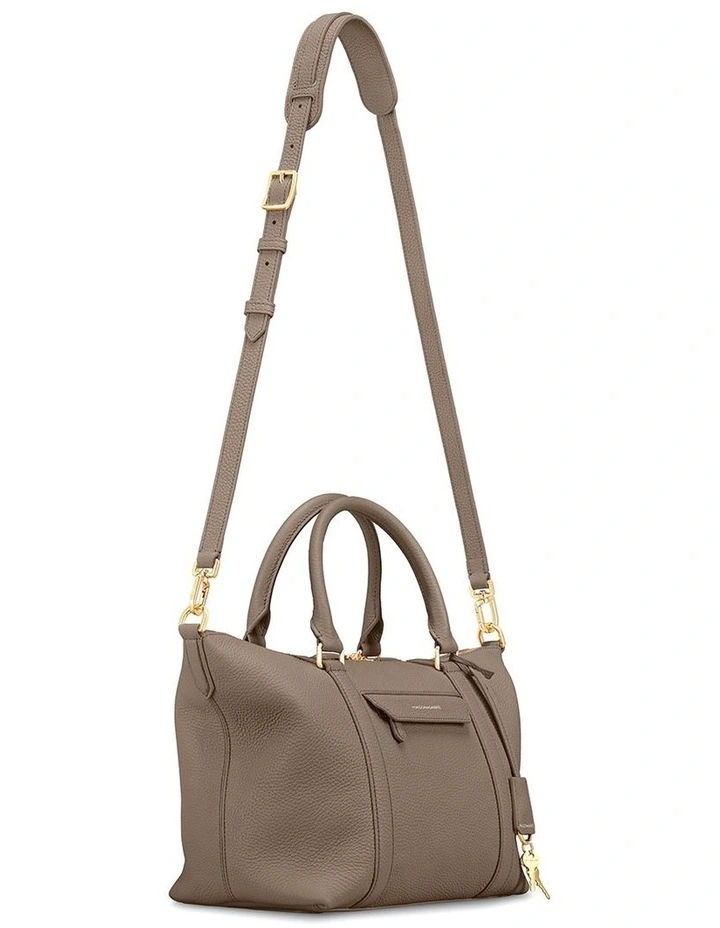 The Small Leather Weekender Bag in Cashmere Clay image 7