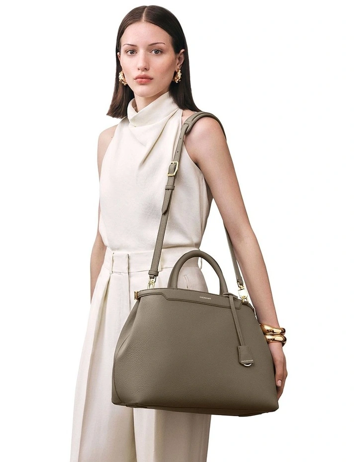 The Large Palais Leather Top Handle Bag in Cashmere Clay image 2