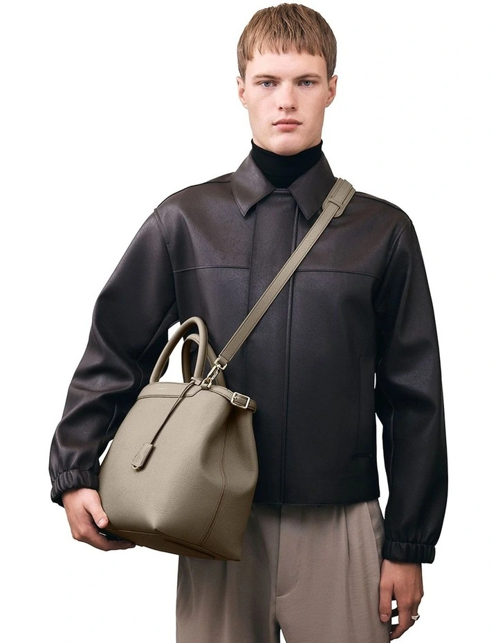 The Large Palais Leather Top Handle Bag in Cashmere Clay image 3