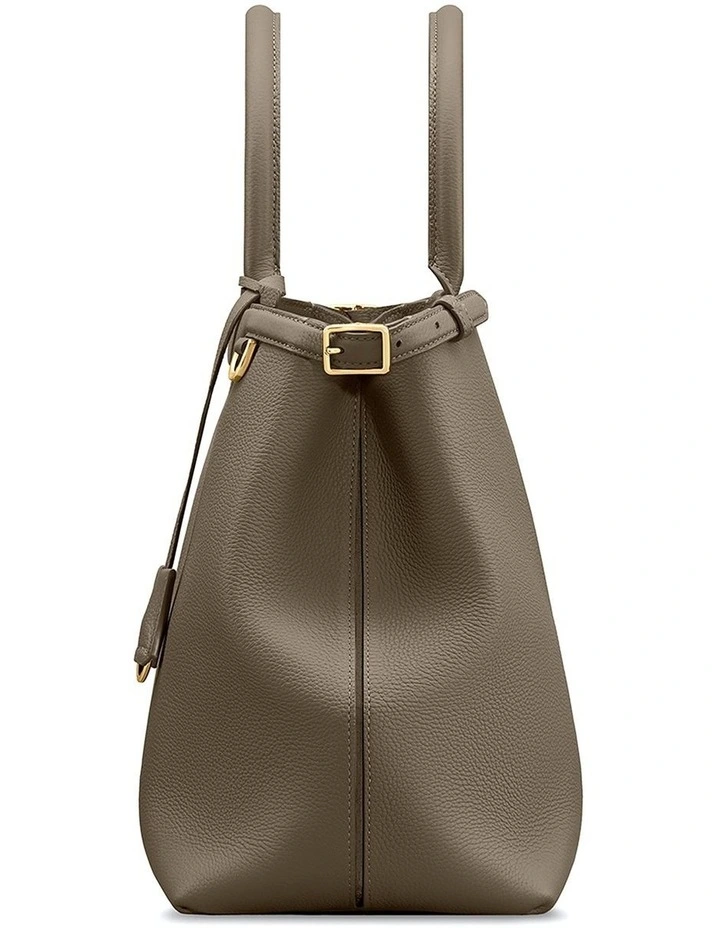 The Large Palais Leather Top Handle Bag in Cashmere Clay image 5