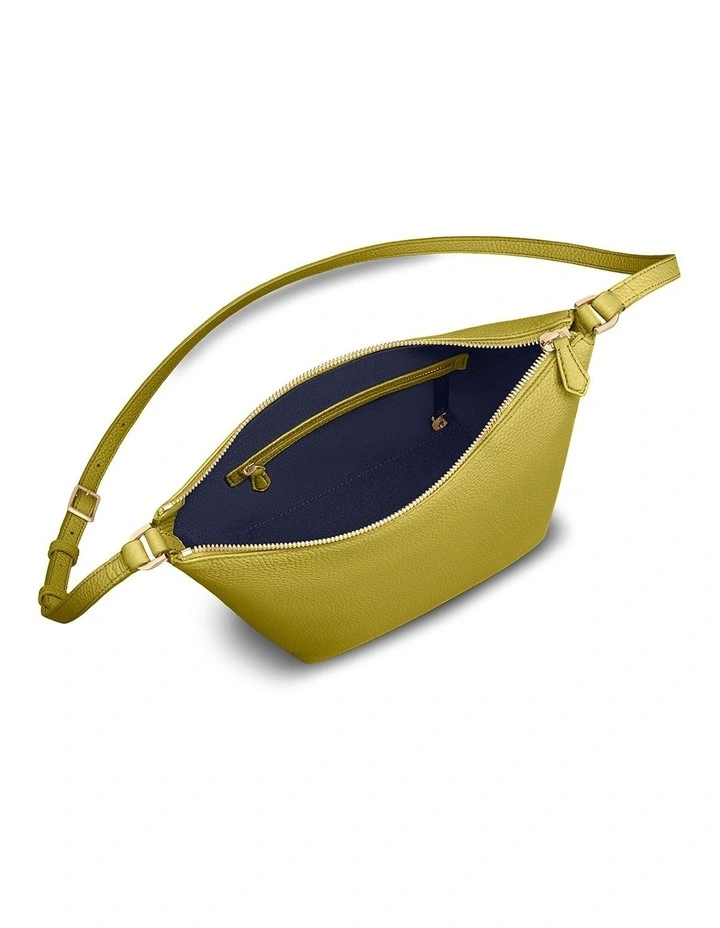 The Zipped Bucket Leather Crossbody Bag in Martini Green image 5