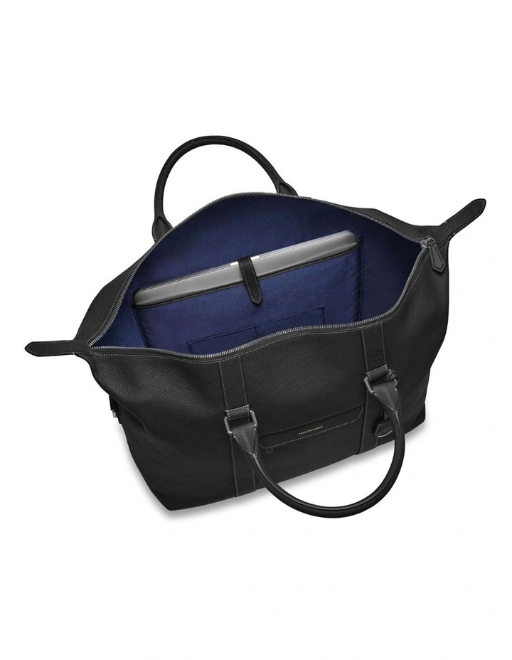 The Leather Duffle Bag in Black Caviar image 6