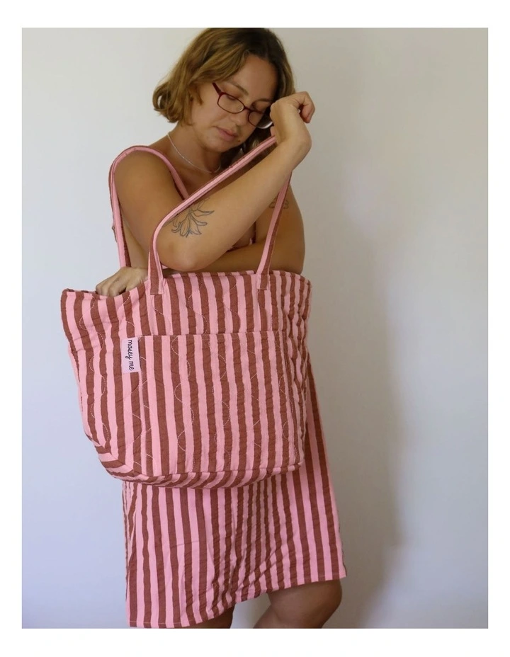 Sundae Seersucker Quilted Tote Bag in Multi image 5