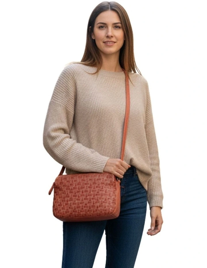 [Albany]   [Multicompartment Leather]   [Crossbody Bag] [in Tan] image 2