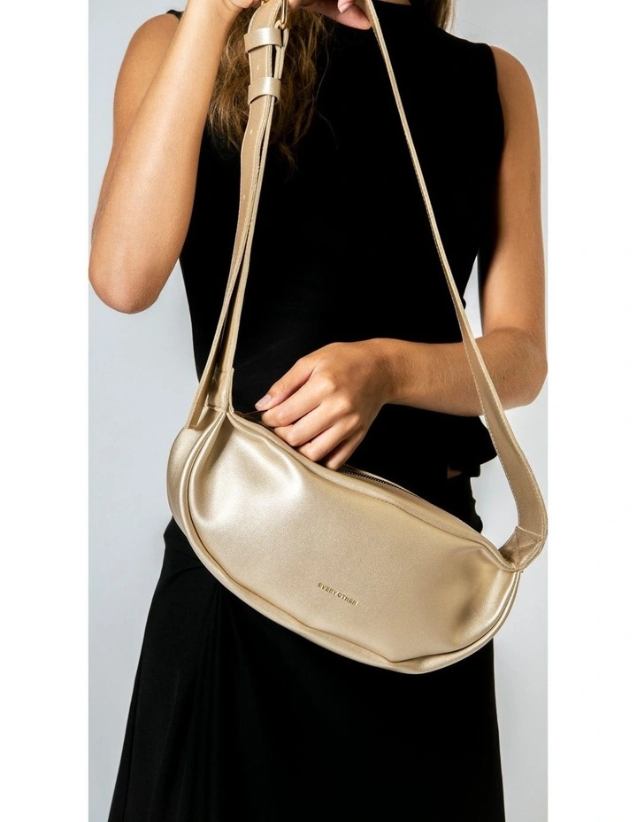 SOFT CRESCENT BAG IN GOLD image 2