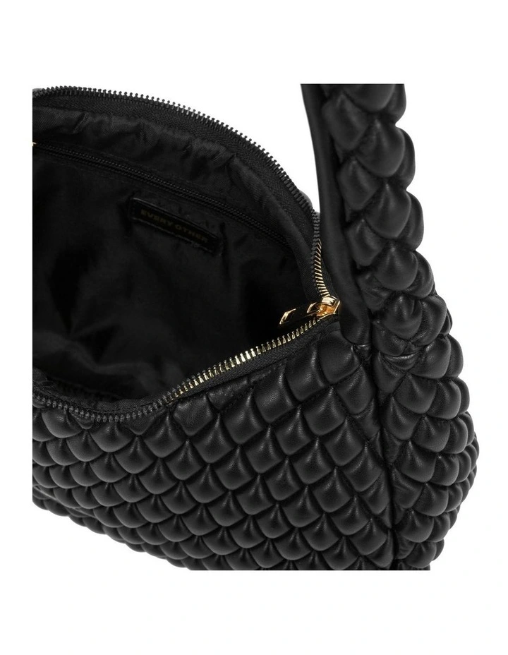 QUILTED SHOULDER BAG IN BLACK image 5
