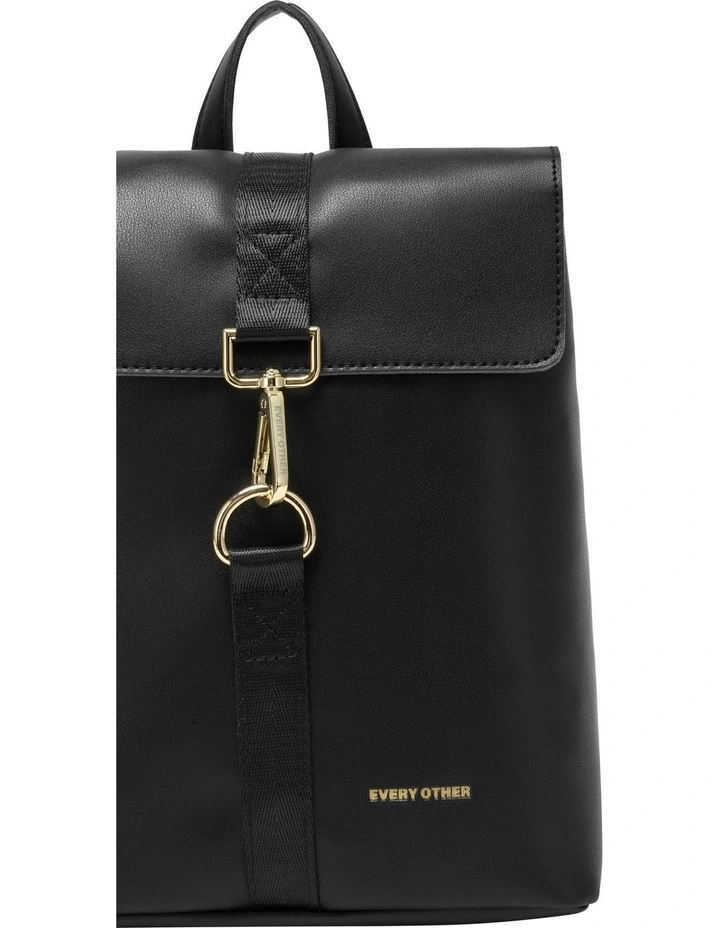 SINGLE CLIP BACKPACK IN BLACK image 6
