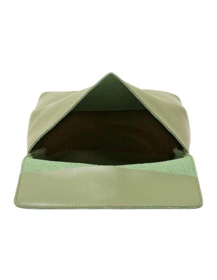 SINGLE CLIP BACKPACK IN OLIVE image 5