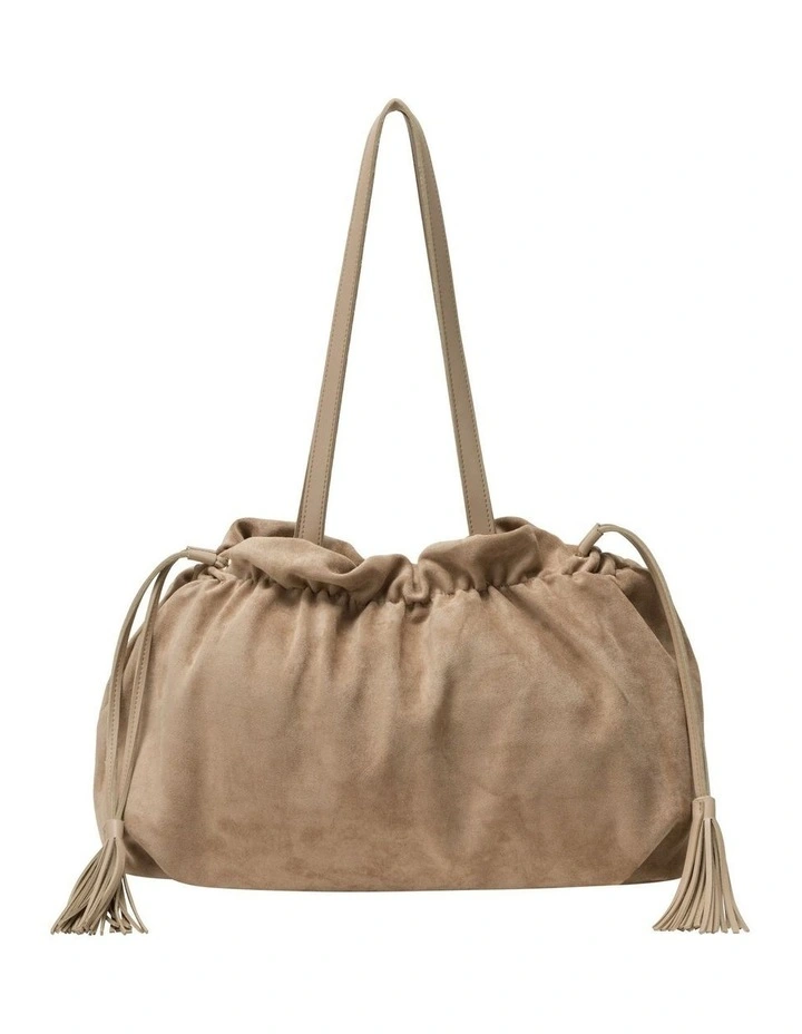DRAWSTRING TASSLE SHOULDER BAG IN SAND FAUX SUEDE image 3