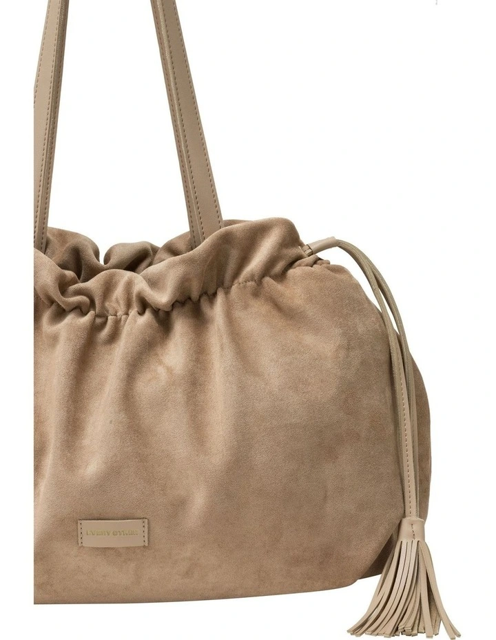 DRAWSTRING TASSLE SHOULDER BAG IN SAND FAUX SUEDE image 4