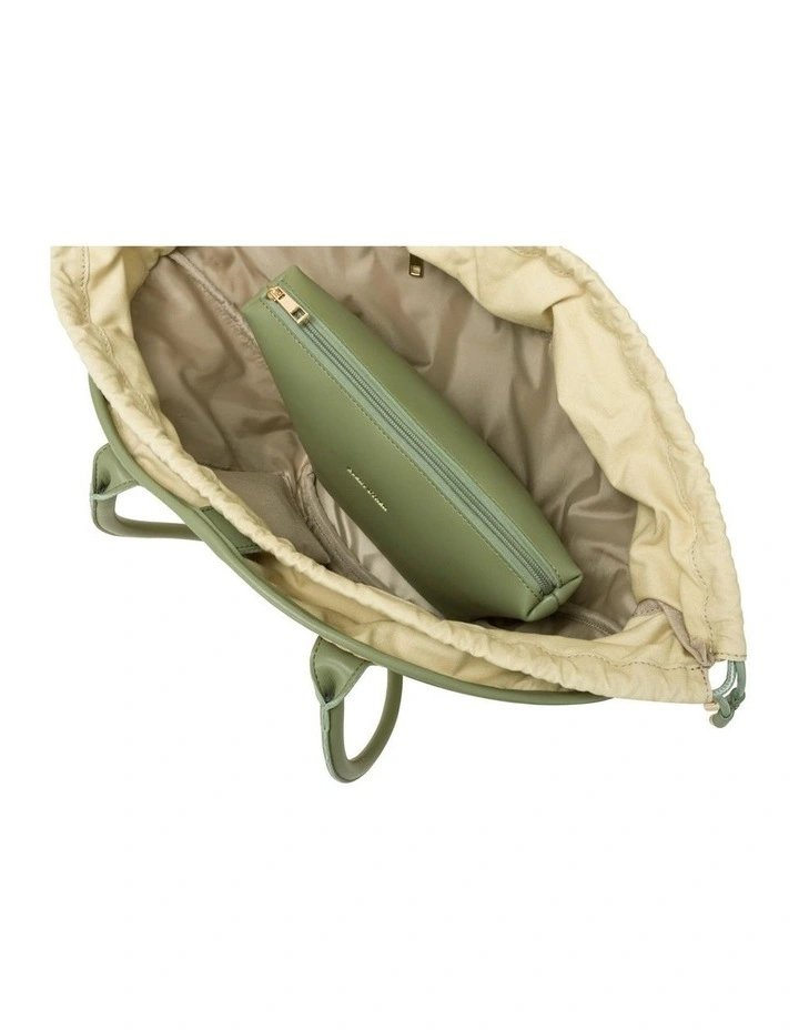 STRAW CURVE TOP SHOULDER BAG IN NATURAL STRAW WITH OLIVE TRIM image 6