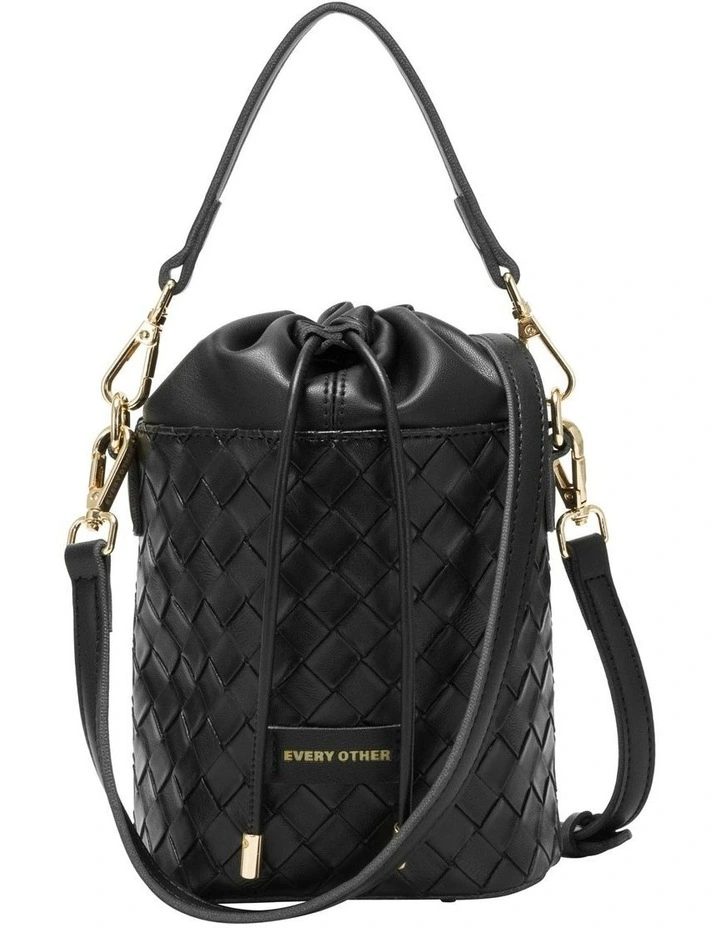 WOVEN DRAWSTRING BUCKET BAG IN BLACK image 1
