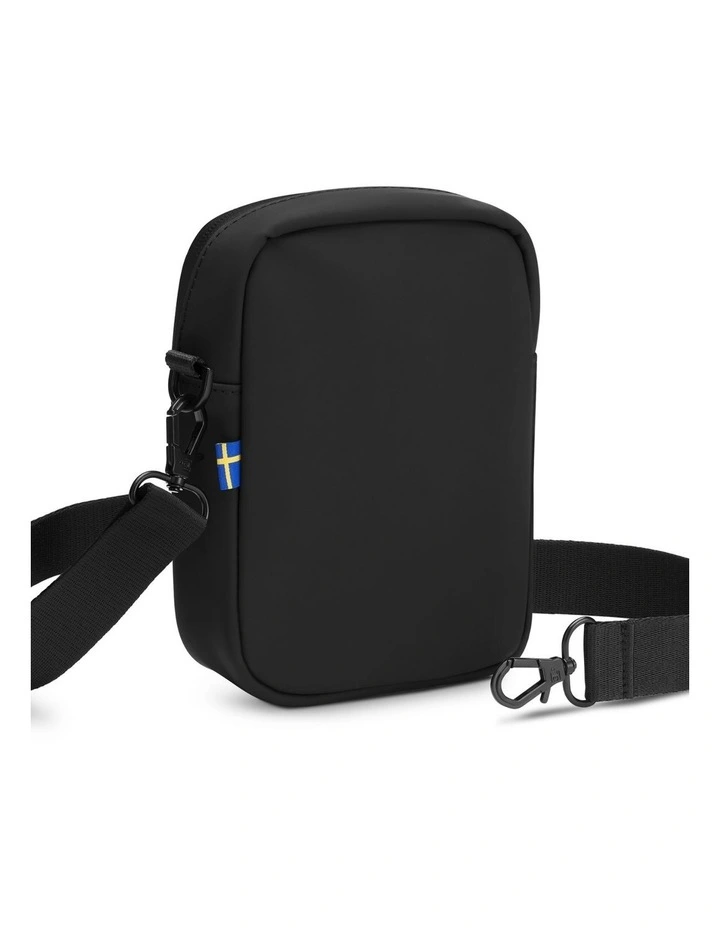 Gaston Luga Dash Verti Crossbody Travel Bag in Black image 3