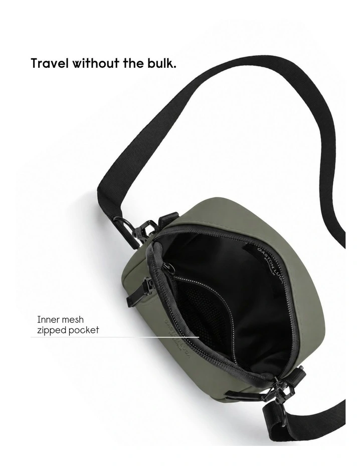 Gaston Luga Dash Verti Crossbody Travel Bag in Olive image 5