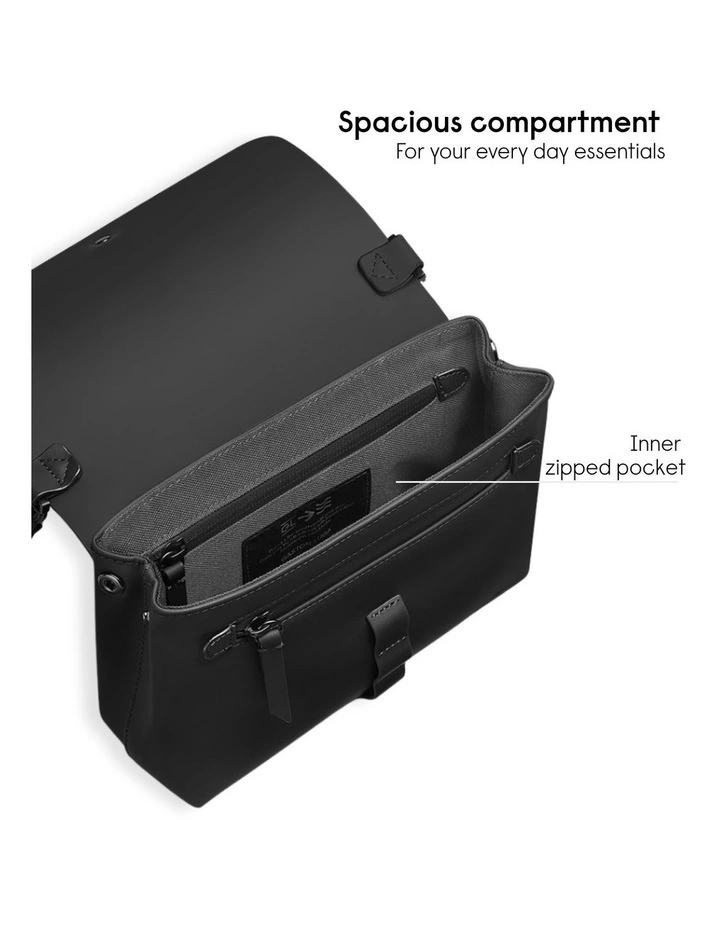 Splash Crossbody (1.9L) Travel Bag in Black image 5