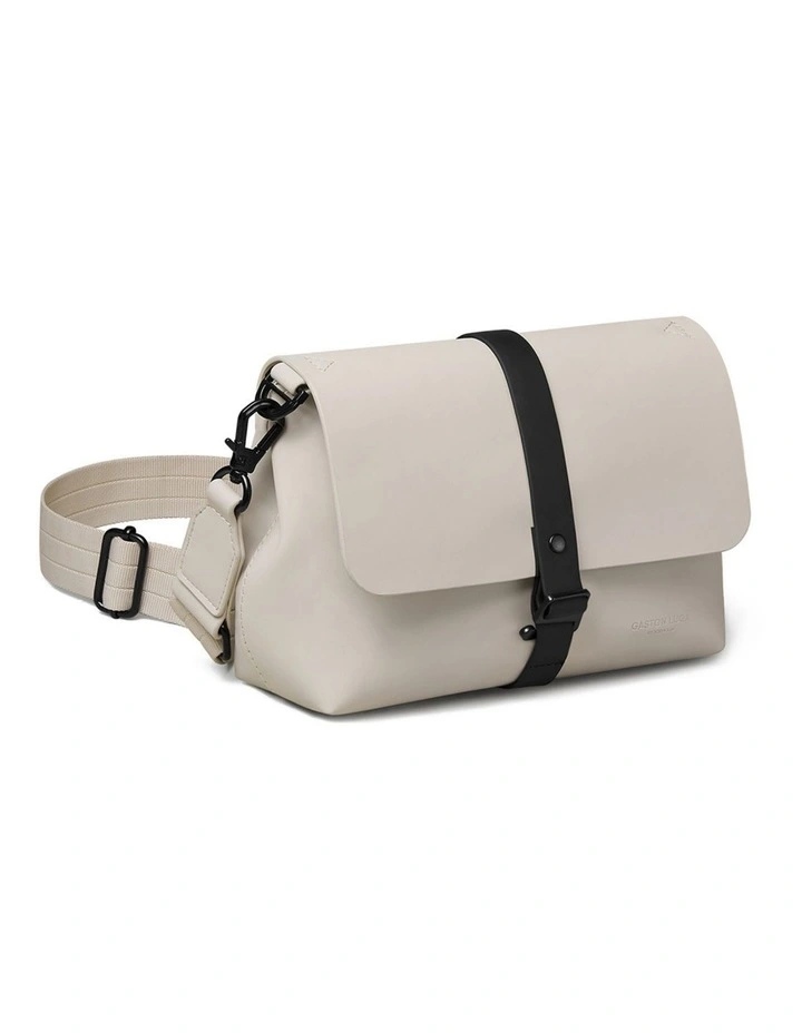 Splash Crossbody (1.9L) Travel Bag in Cloud Cream image 2