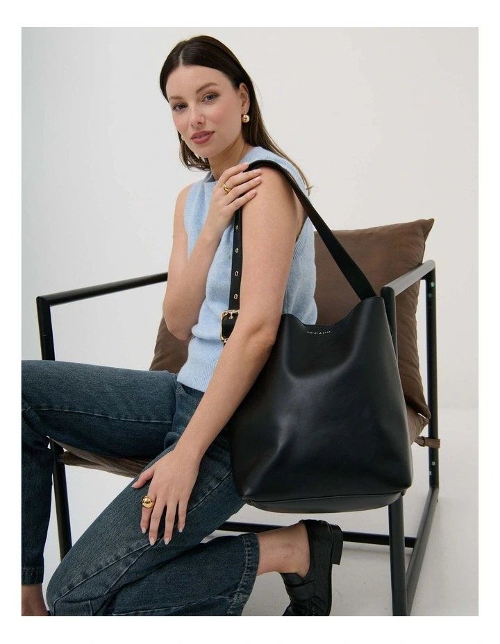 Gwen Bucket Bag - Black image 2