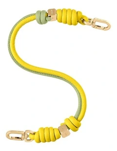 The Twist Handle in Daisy Matcha