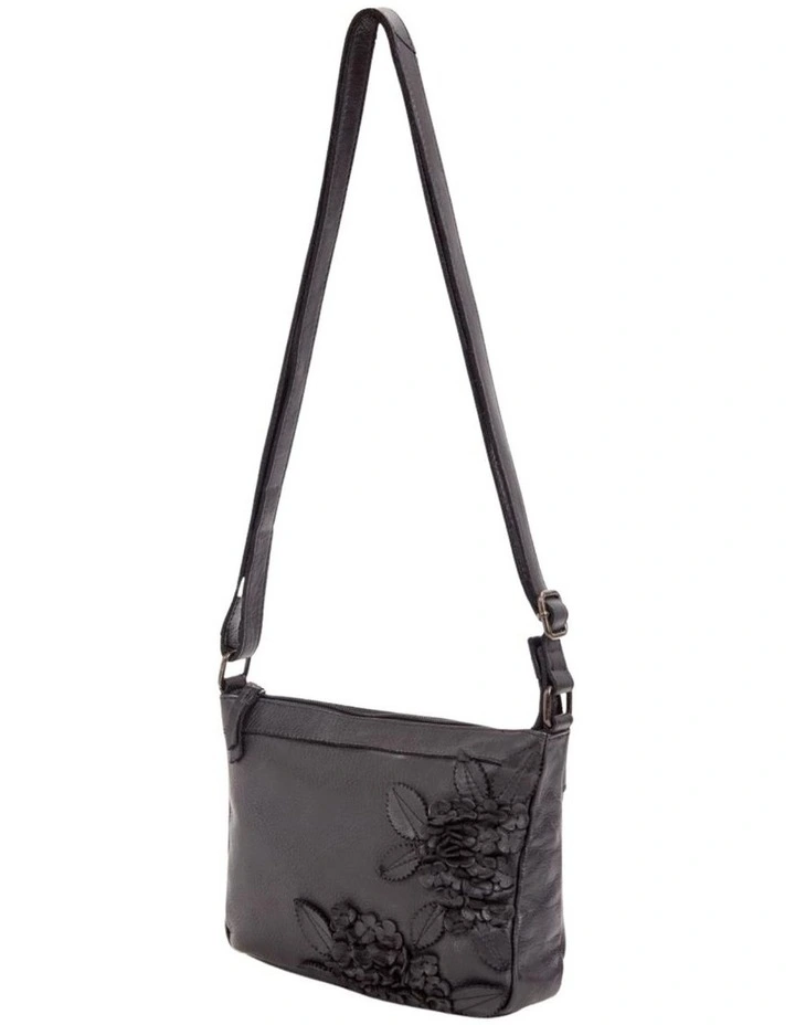 Eliza cross body bag w/ adjustable strap in black image 3