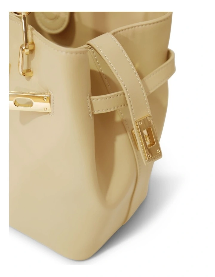 Gale Refined Bucket Bag in Warm Sand image 6