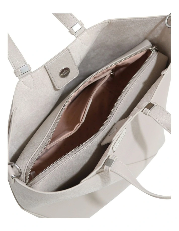 Port Classic PU Bag in Milk Tea image 5
