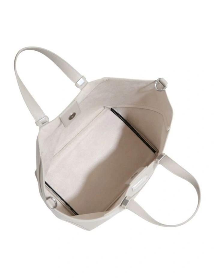 Port Classic PU Bag in Milk Tea image 6