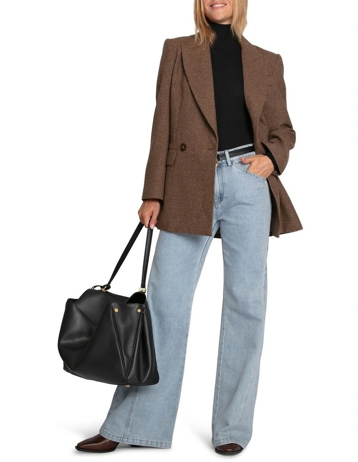 Skyfall Leather Shoulder Bag in Black image 7