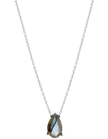 Labradorite in Sterling Silver colour