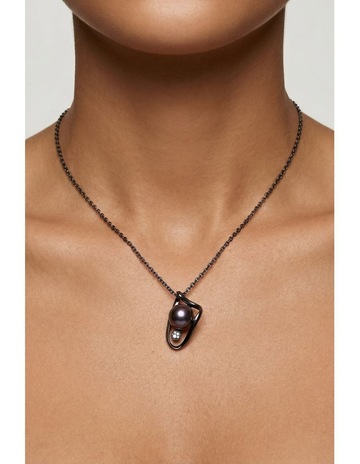Black Pearl in Black Rhodium colour