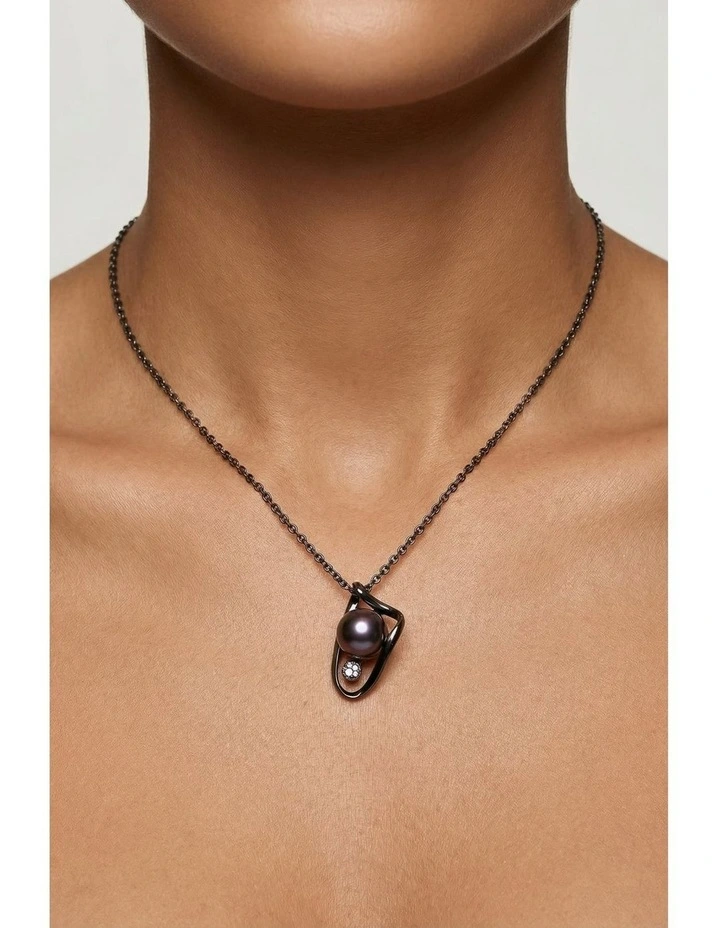 Shadow Necklace image 1