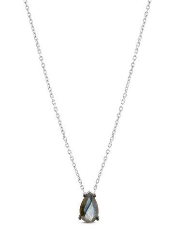 Labradorite in Sterling Silver colour