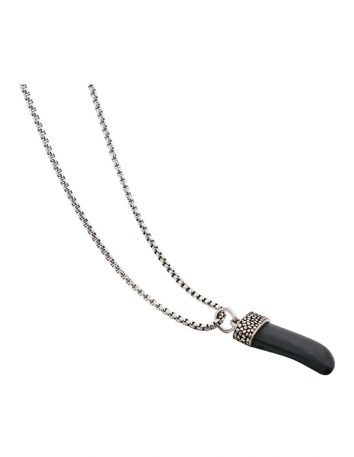 Agate Shark S Tooth Pendant image 2