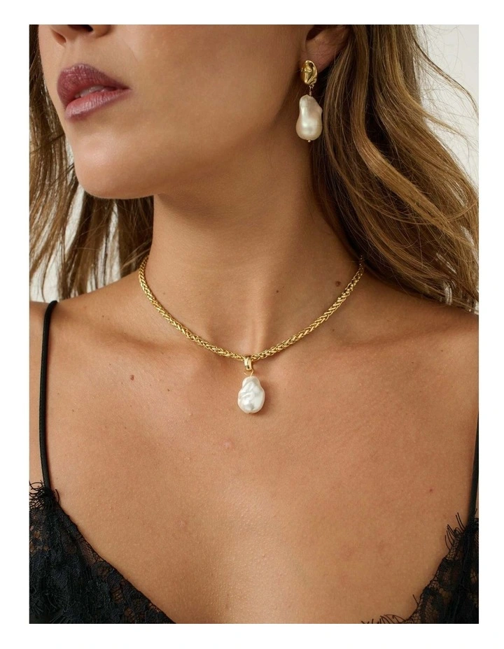 Organic Pearl Pendant Necklace - Gold image 2