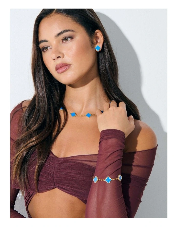 Charlotte Gold Clover Necklace - Blue image 3