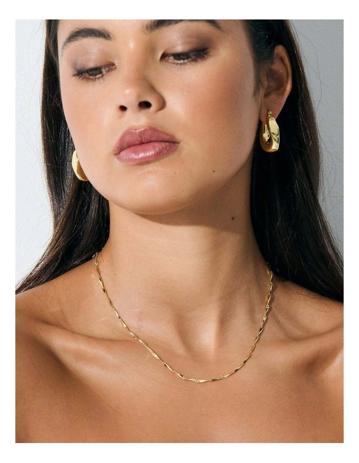 Lea Wavy Earrings in 18K Gold Plated image 2