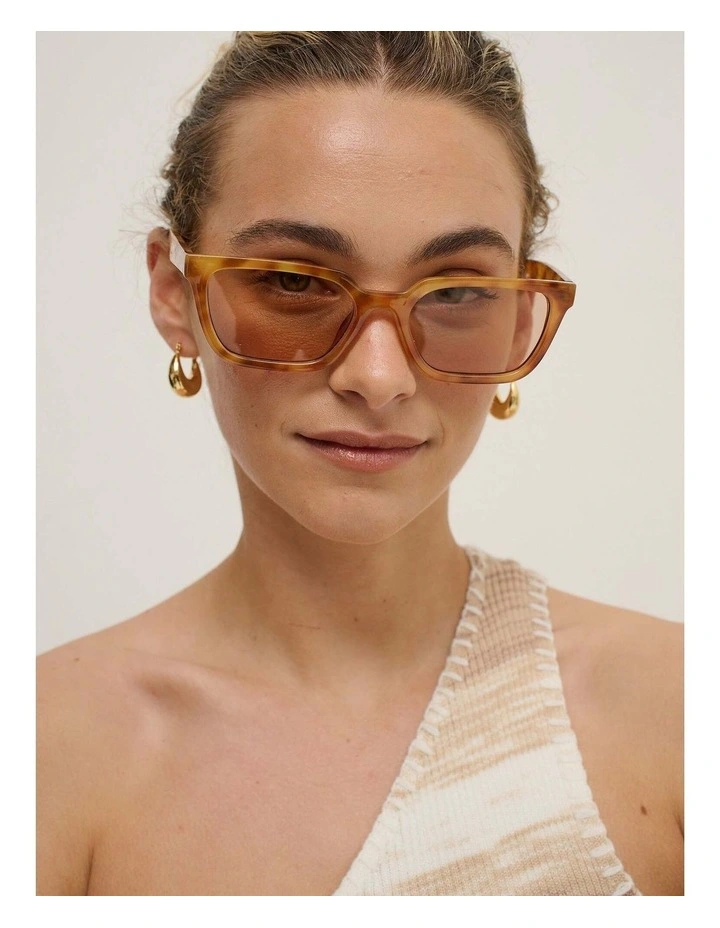 Kitty Rectangular Sunglasses - Vintage Tort image 4