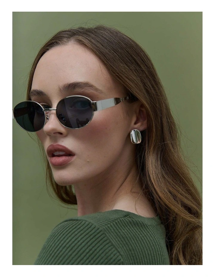 Round Silver Metal Oval Sunglasses - Black image 4