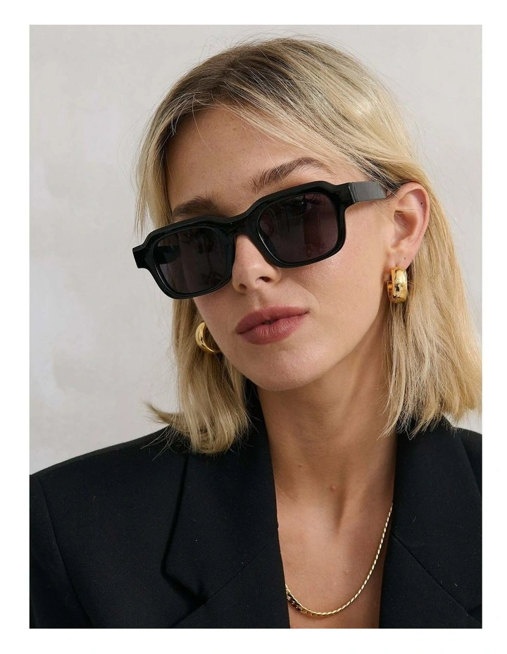 Goutte Angular Sunglasses - Black image 4